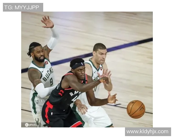 雄鹿与猛龙激战正酣精彩瞬间文字直播全程回顾与分析